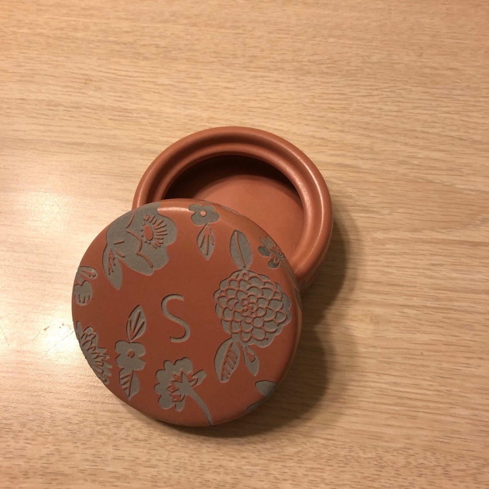 Small jewelry holder NWOT